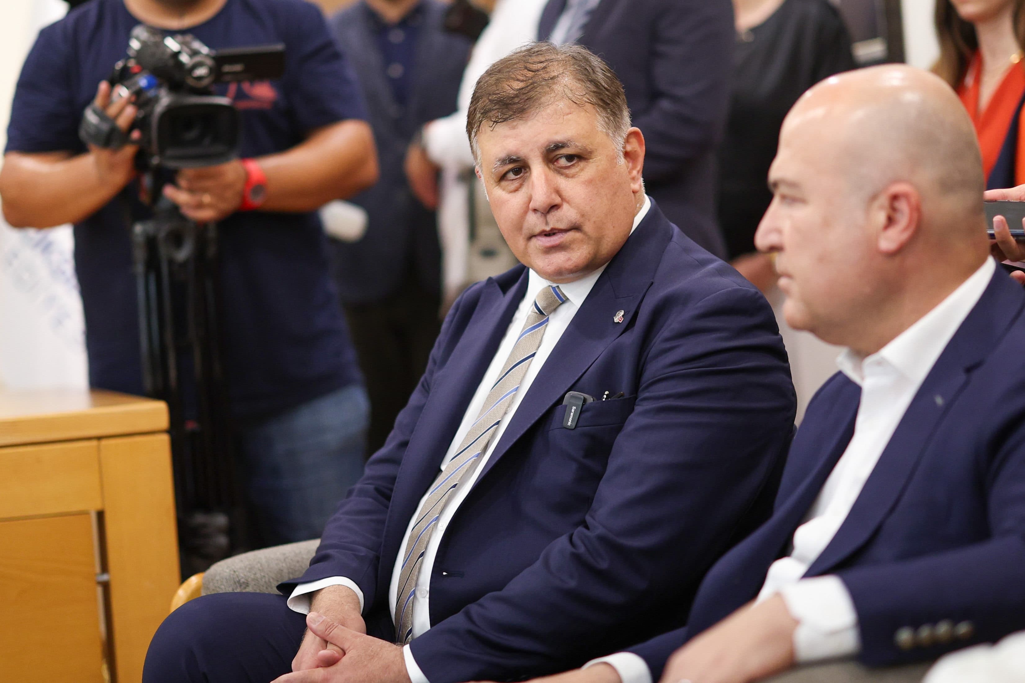 Cemil Tugay'ın AKP'ye Geçiş İddiaları Gündemde — görsel 2