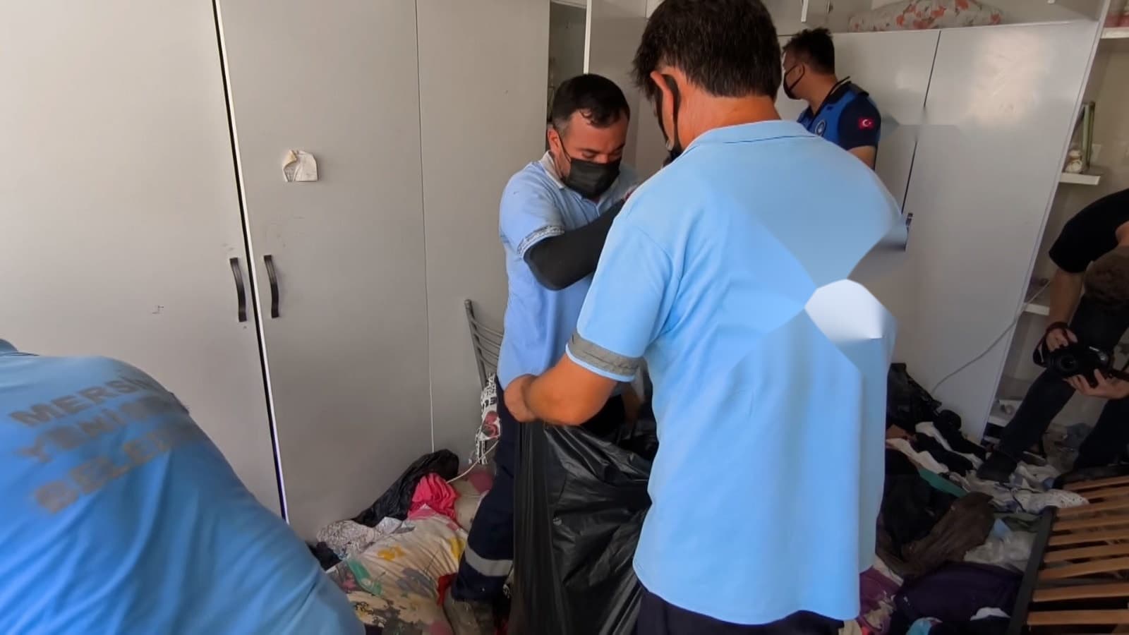 Mersin'de Kötü Kokuya Sebep Olan 5 Kamyon Çöp Çıkarıldı — görsel 3