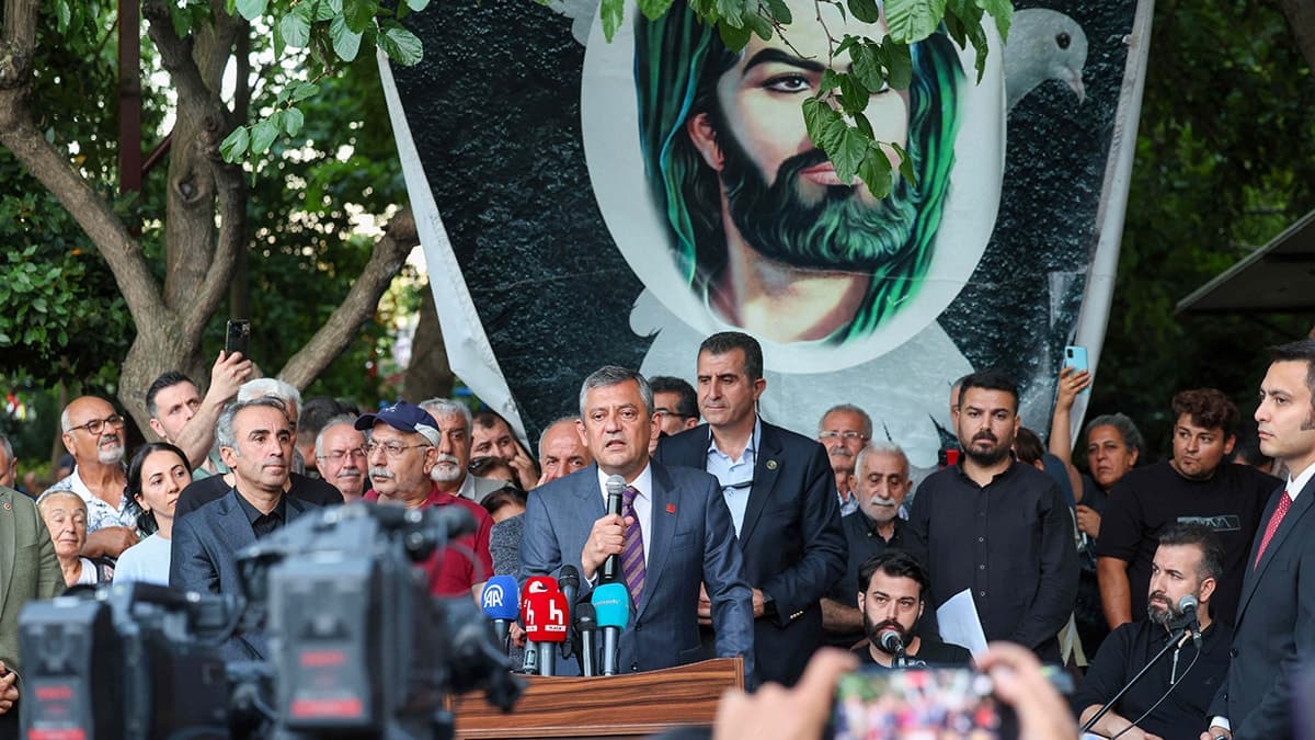 Özgür Özel'in CHP'deki Gelecek Planları ve Yeni Partinin Detayları