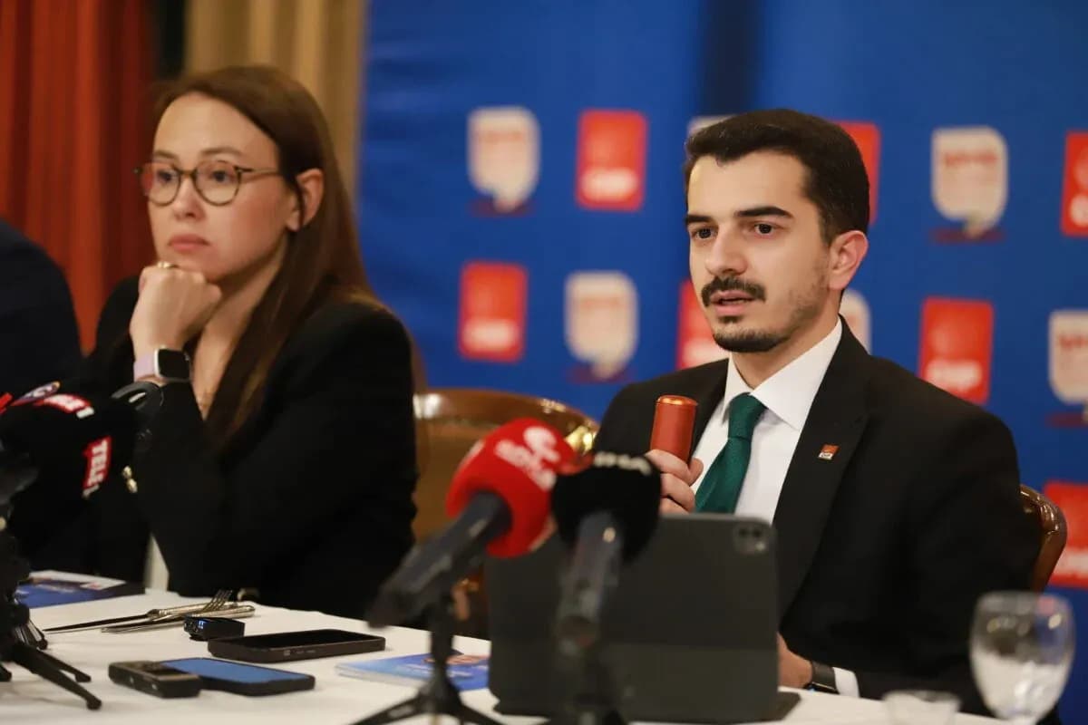Çankaya'da CHP İçinde Su Şişeleriyle Kavga Çıktı — görsel 2