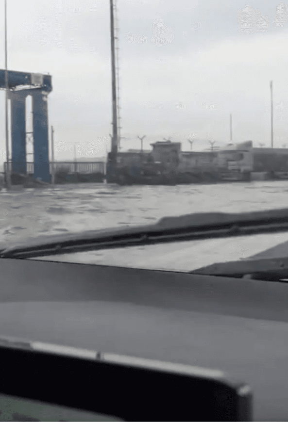 İstanbul'da Sağanak Yağışlar Su Baskınlarına Neden Oldu — görsel 2