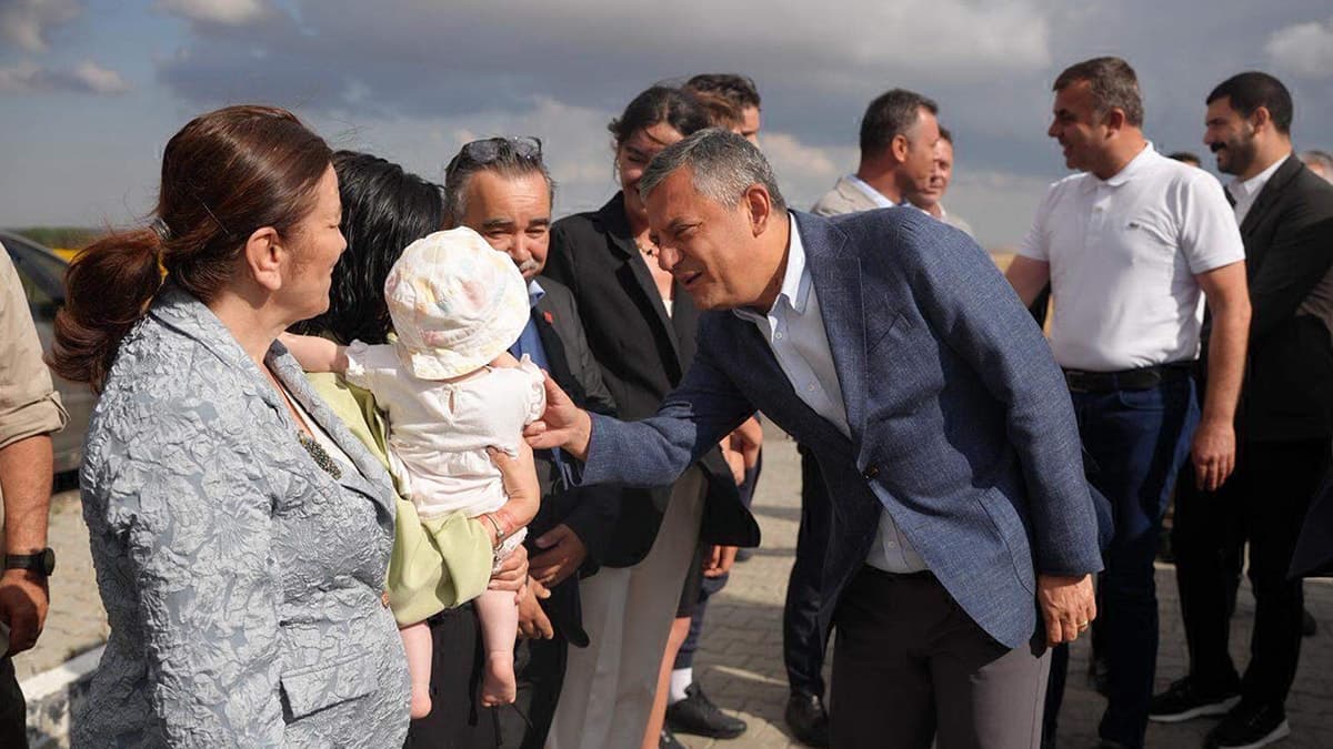CHP Lideri Özgür Özel'den Emekçilere Destek Yürüyüşü