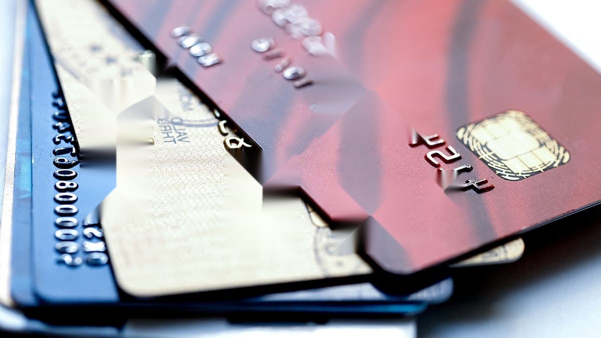 Kredi Kartı Aidatlarına Yüzde 70 Zam: Tüketiciler İsyanda
