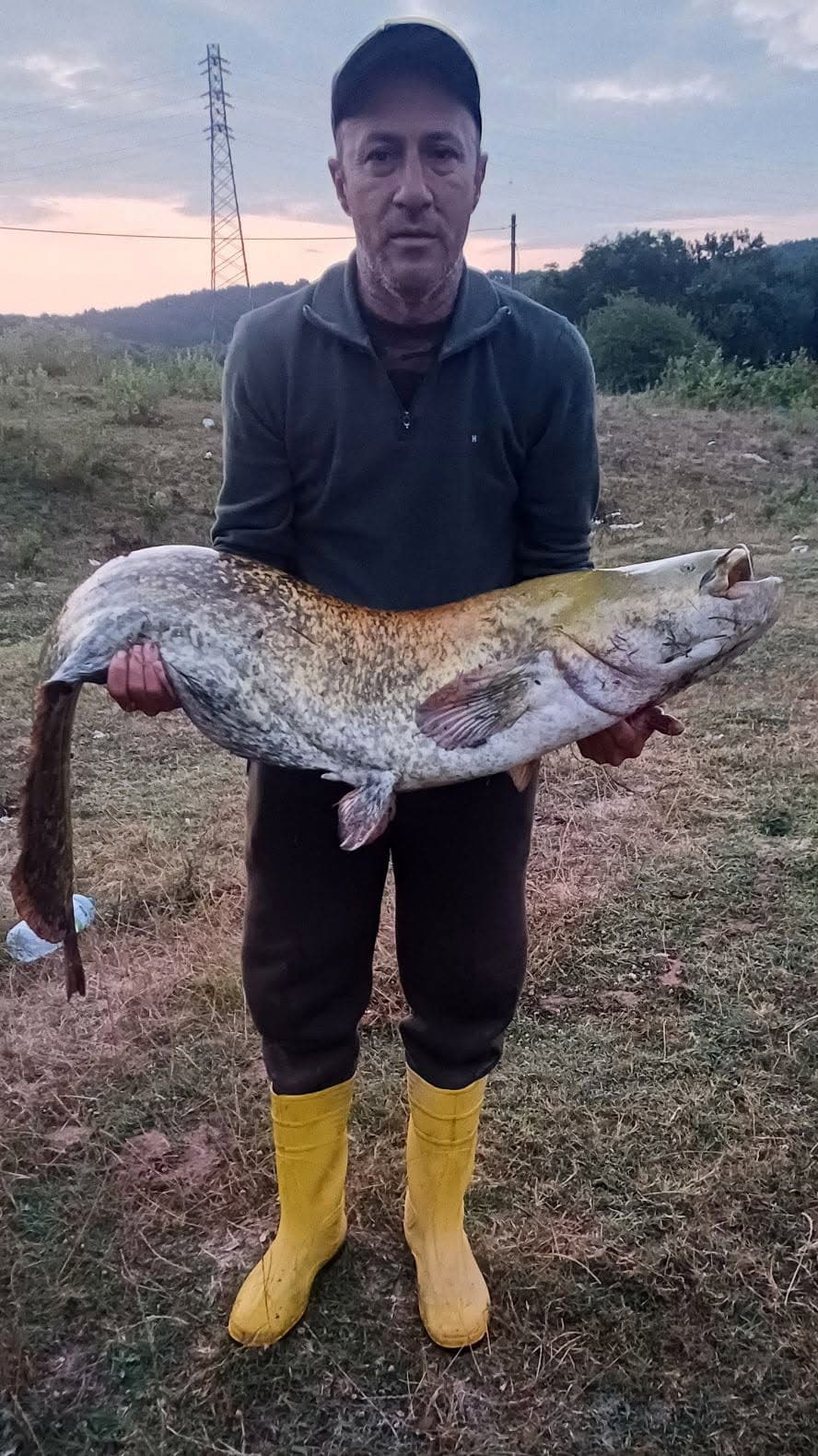 52 Yaşındaki Balıkçı, 35 Kilo Yayın Balığıyla Şaşırttı