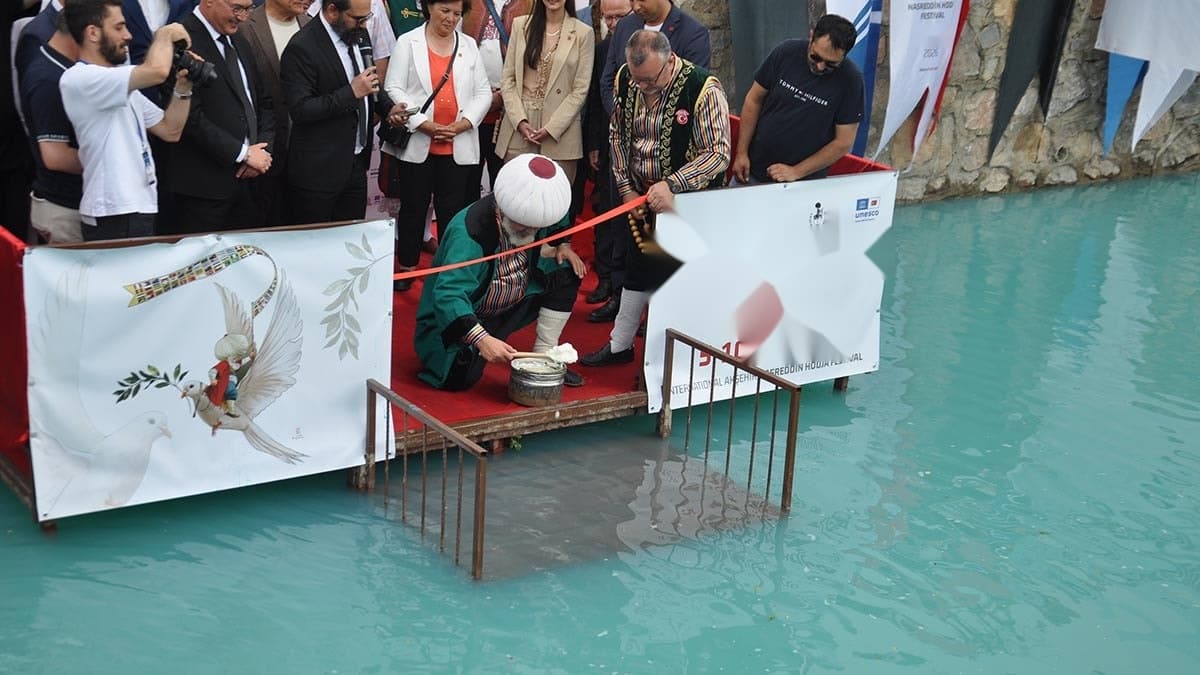 AKP'li Vekil, Nasreddin Hoca Etkinliğini Siyasi Sözler Nedeniyle Terk Etti — görsel 2