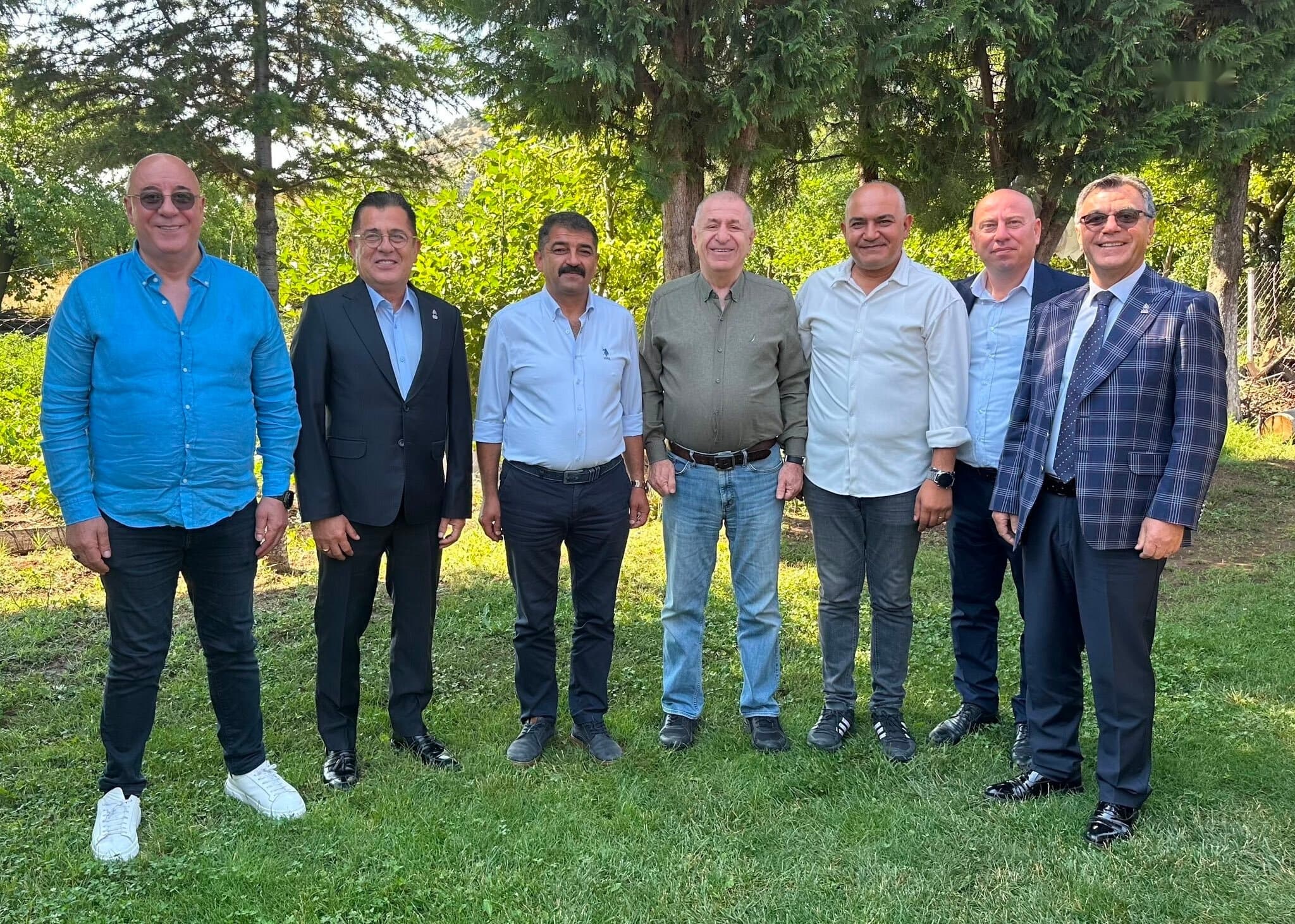 CHP'li Belediye Başkanı Erkan Hayla, Zafer Partisi'ne Katıldı