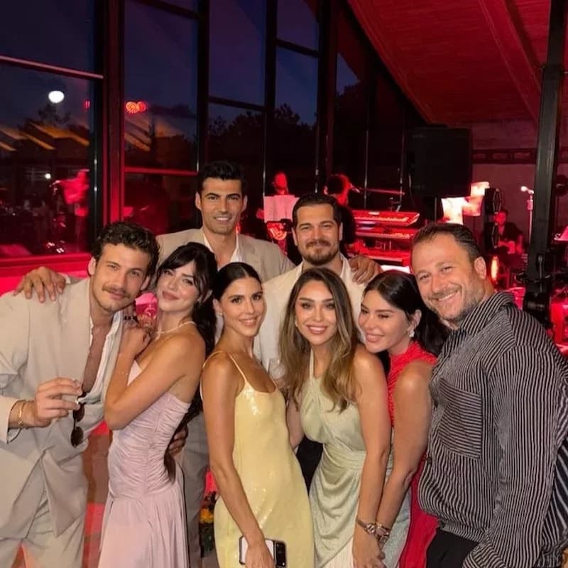 Çağatay Ulusoy ve Aslıhan Malbora'nın Aşkı Düğünde Ortaya Çıktı — görsel 2
