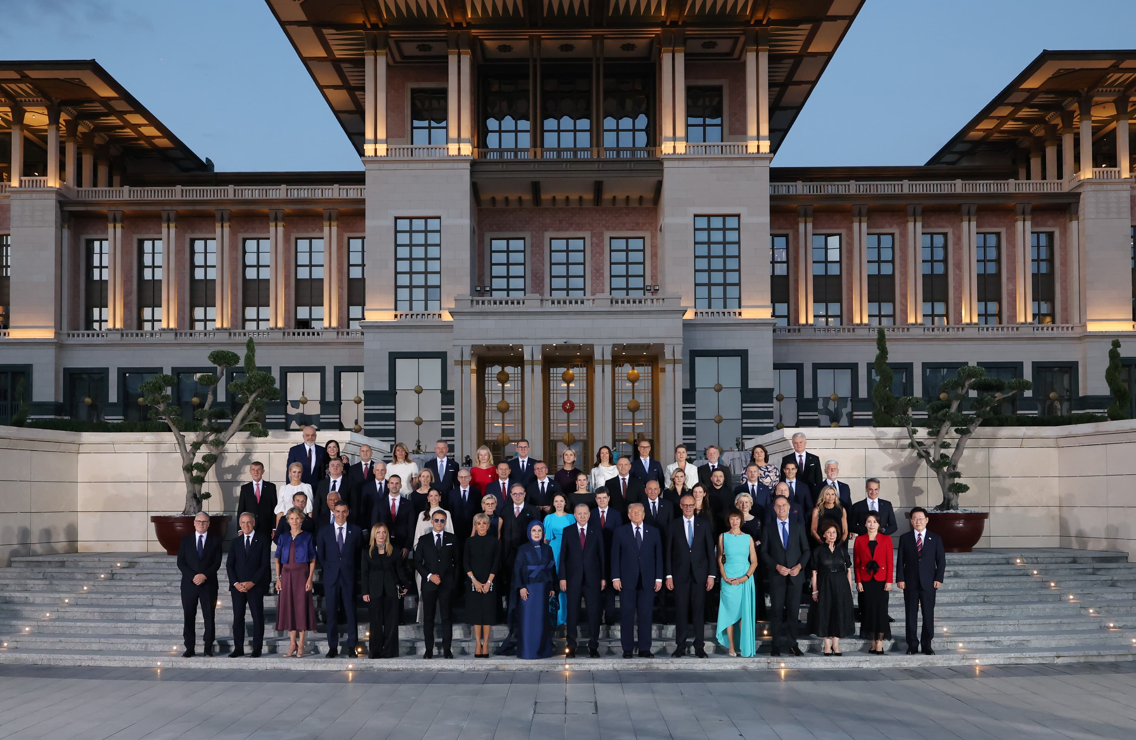 NATO Zirvesi'nde Beştepe'de Resepsiyon ve Aile Fotoğrafı