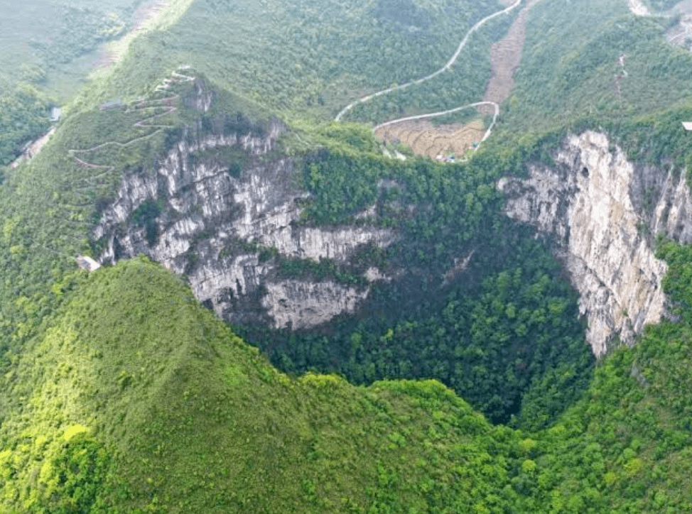200 Metrelik Dev Obrukta İzole Ekosistem Keşfi: Tehlike Altında — görsel 2