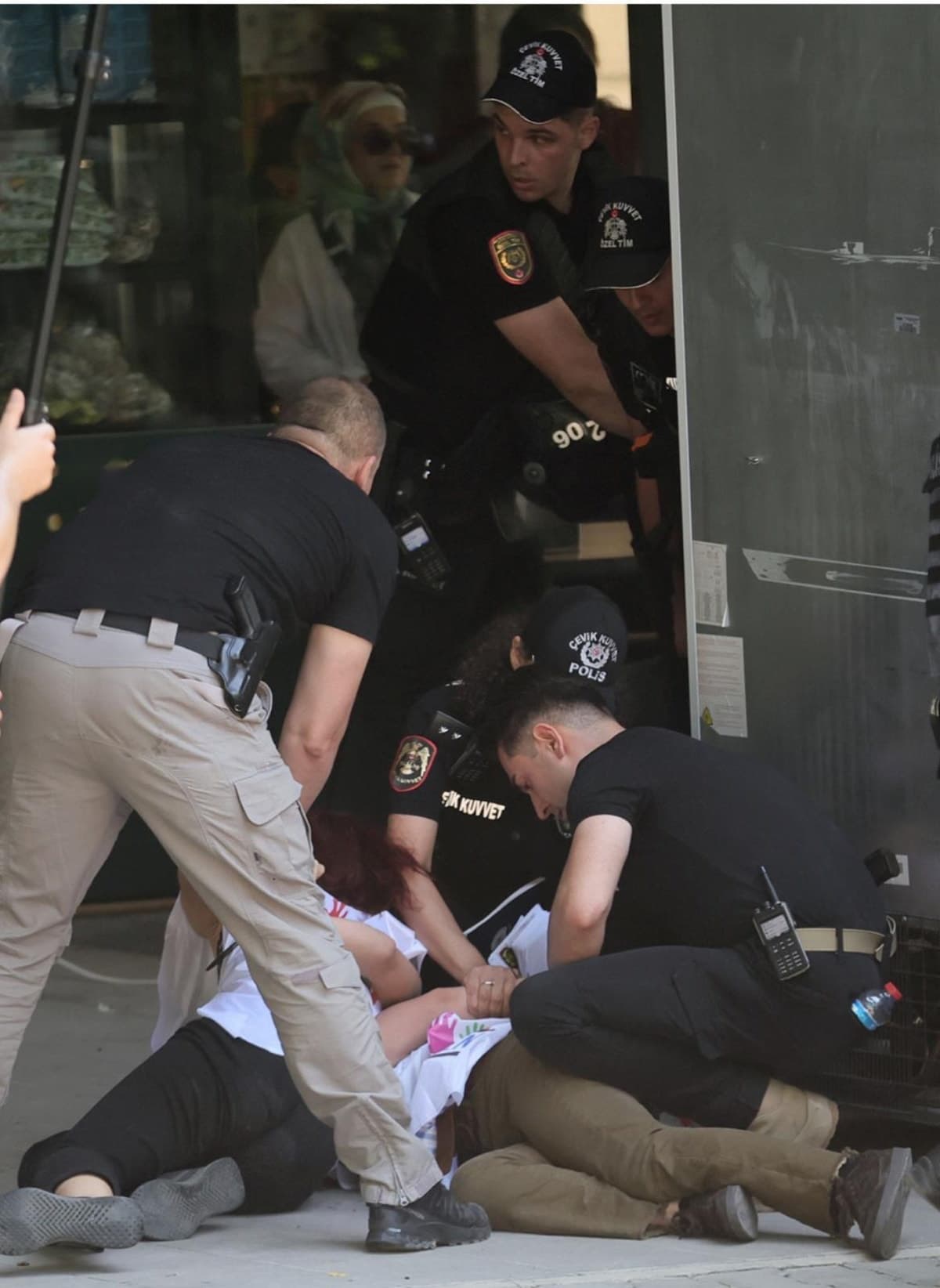 Ankara'da NATO Zirvesi Protestosuna Sert Polis Müdahalesi — görsel 3