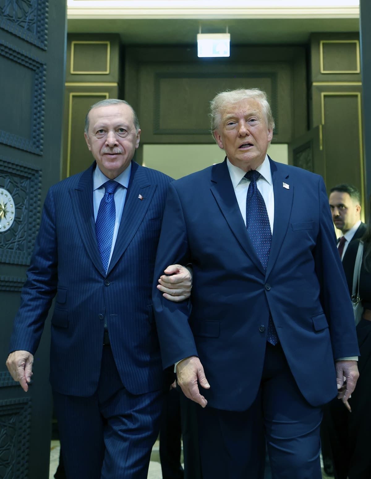 Trump'ın Türkiye Ziyareti: F-35 ve S-400 Tartışmaları — görsel 2