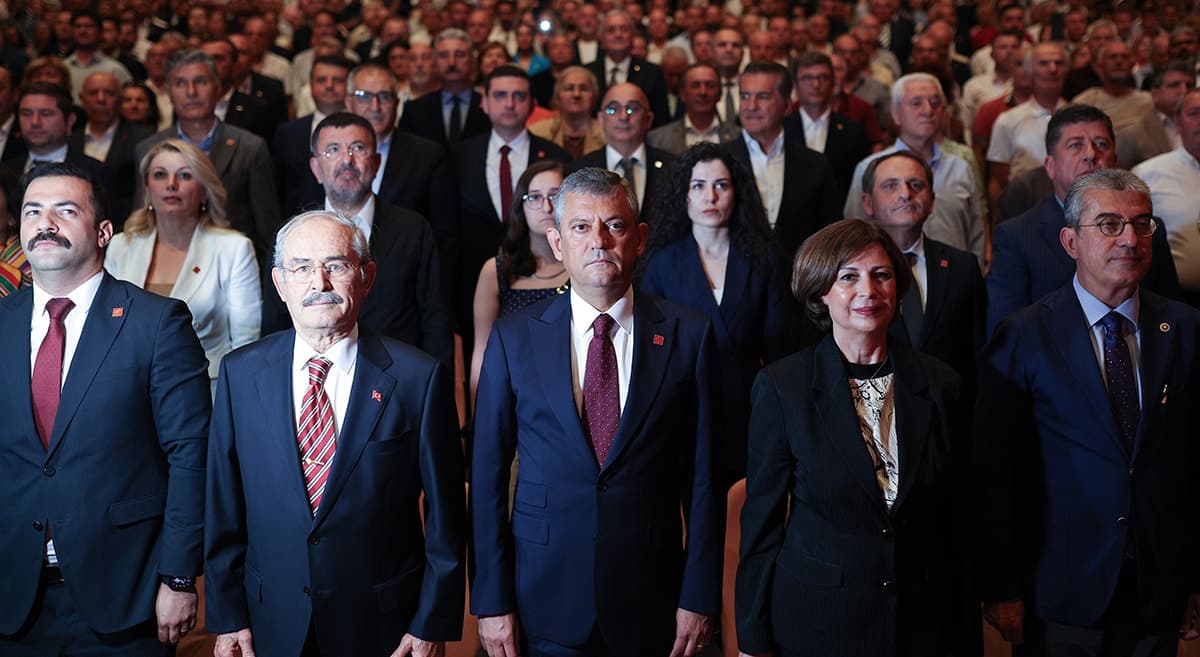 Özgür Özel, Eskişehir'de Güçlü Bir Gövde Gösterisi Yaptı