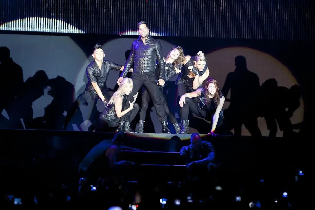 Edis'in Çocukluk Hayali Gerçek Oluyor: Ricky Martin ile Aynı Sahne — görsel 3