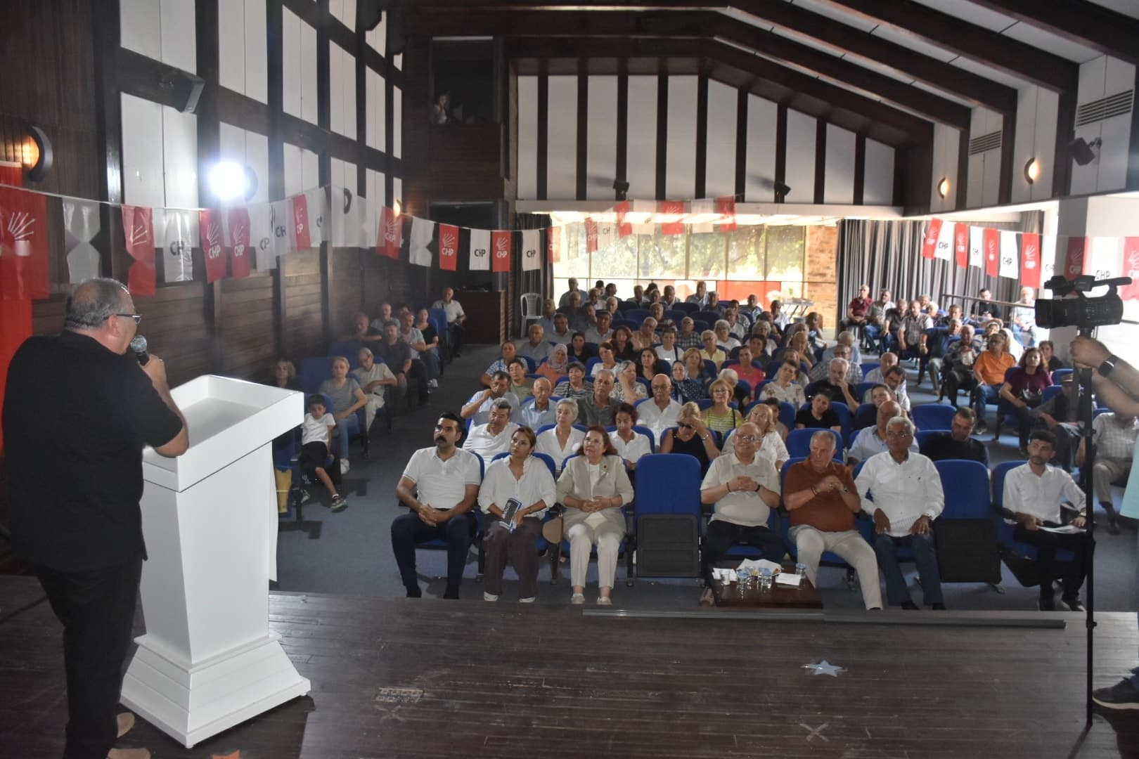 Özgür Özel'in Ekibi, Yeni Parti İçin Tarih ve Milletvekili Sayısını Açıkladı