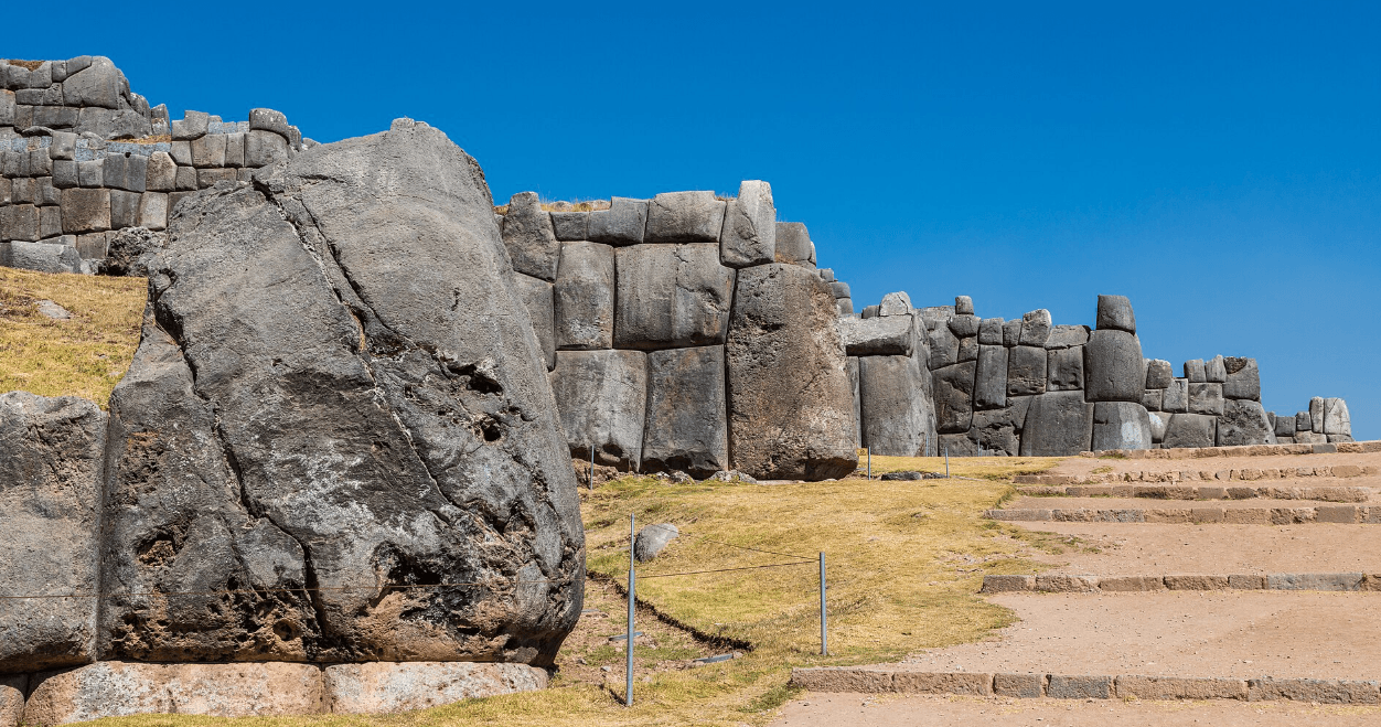 Sacsayhuamán: 200 Tonluk Taşlarla Depremlere Direnen Antik Yapı