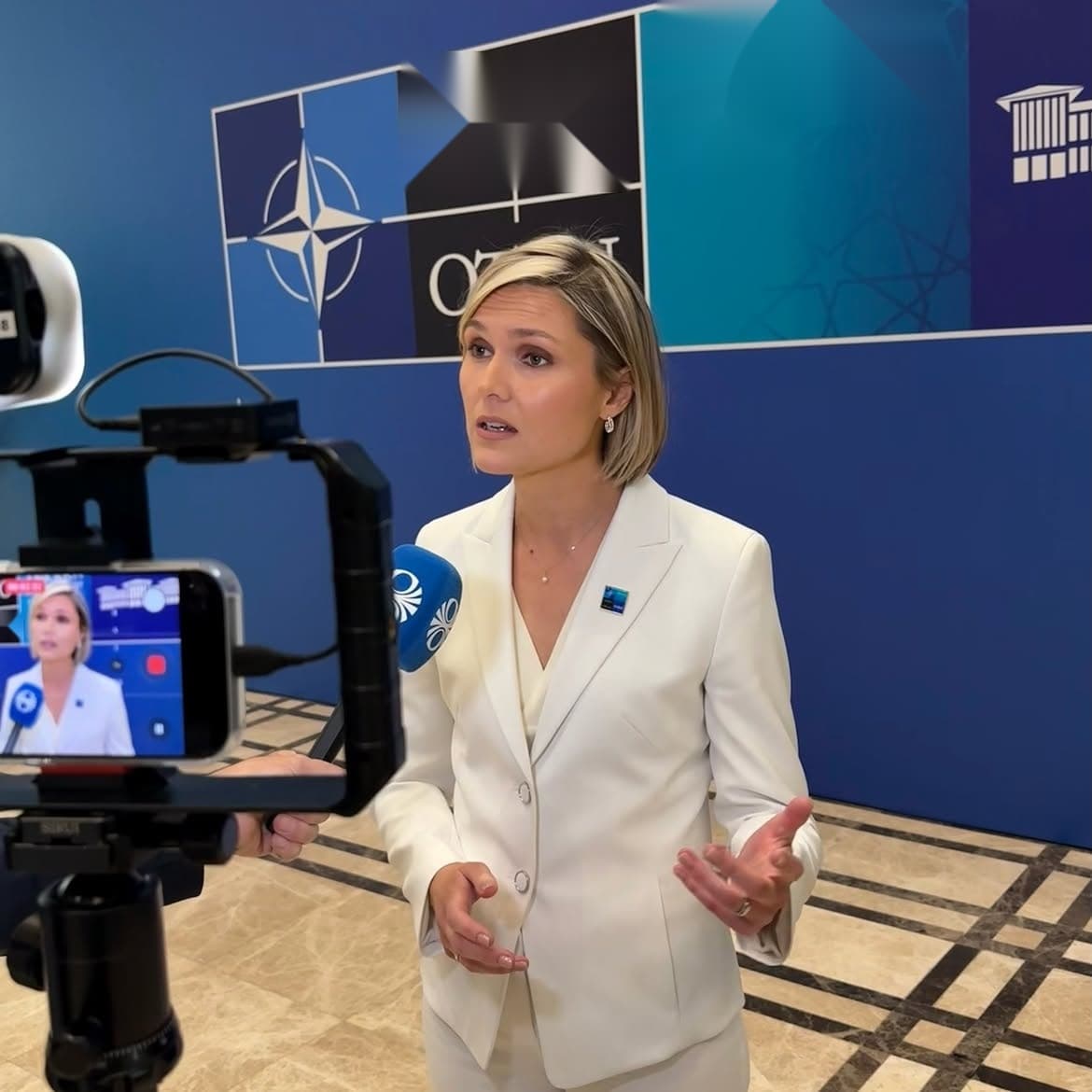 İzlanda Başbakanı Frostadóttir, NATO Zirvesi'nde dikkatleri üzerine çekti — görsel 2