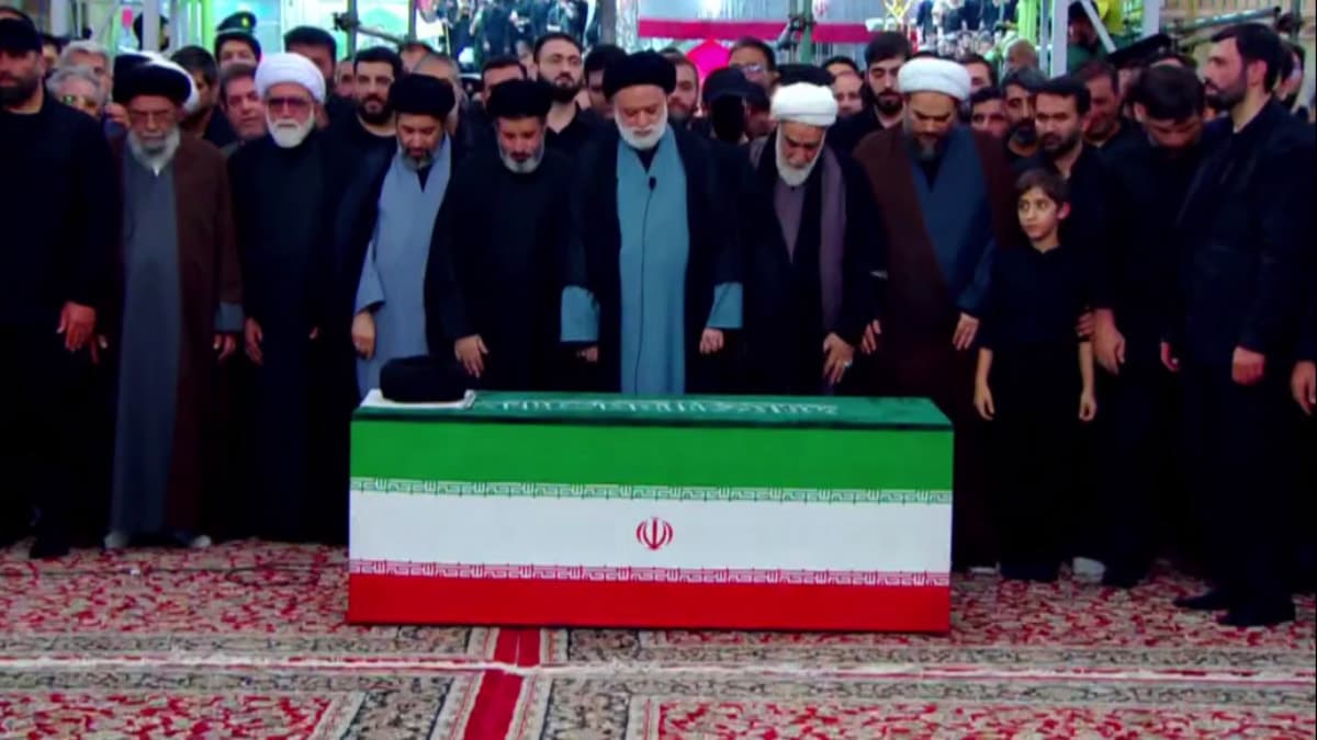 Hamaney'in cenazesinde silahlı çatışma: 2 milis hayatını kaybetti — görsel 8