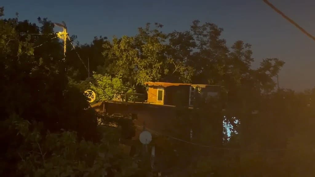 Arnavutköy'de Aile Katliamı: Boşanmış Eş ve Oğul Hayatını Kaybetti