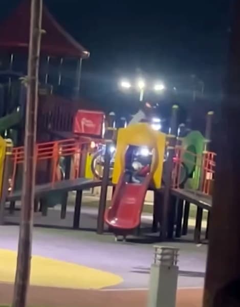 Çocuk Parkında Akrobatik Hareketler: Kuryelere Ağır Ceza — görsel 3